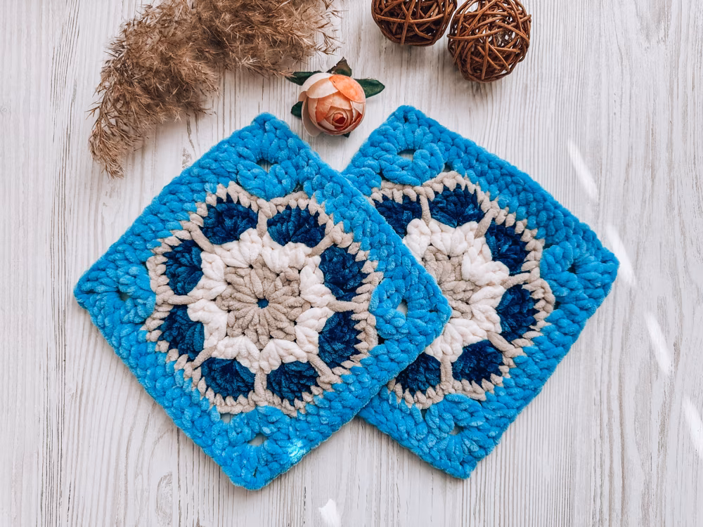 Plush granny square | LoveCrafts