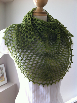 Lacy Crochet Triangle Shawl (Free Pattern) - Annie Design Crochet